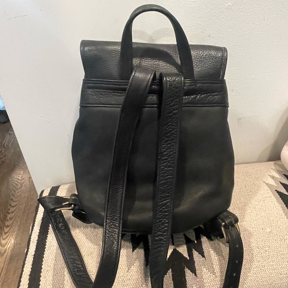 Johnson Leathers San Francisco black leather backpack/bag. - Picture 3 of 5